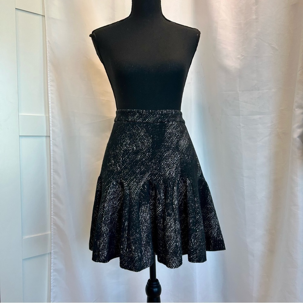 BANANA Republic black white abstract print skater circle skirt Sz 12 NWOT